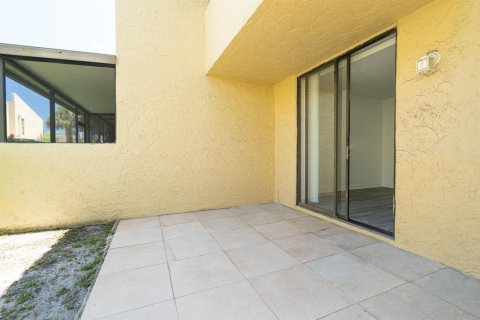 Touwnhouse à vendre à Deerfield Beach, Floride: 2 chambres, 99.41 m2 № 2251163 - photo 7
