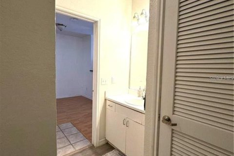 Condo in Orlando, Florida, 1 bedroom  № 1631598 - photo 11