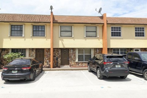 Townhouse in Davie, Florida 3 bedrooms, 130.06 sq.m. № 2181596