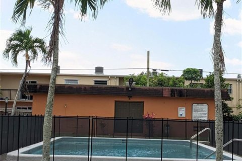 Townhouse in Davie, Florida 3 bedrooms, 130.06 sq.m. № 2181596 - photo 10
