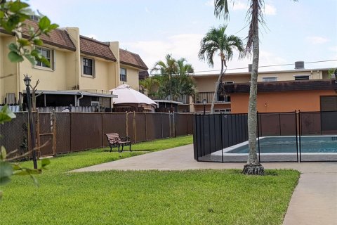 Townhouse in Davie, Florida 3 bedrooms, 130.06 sq.m. № 2181596 - photo 6