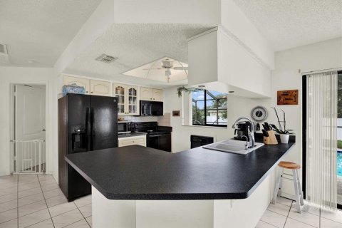 Villa ou maison à vendre à Spring Hill, Floride: 3 chambres, 116.96 m2 № 2355761 - photo 10