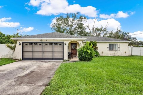 Casa en Spring Hill, Florida 3 dormitorios, 116.96 m2 № 2355761