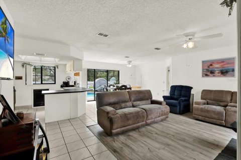Villa ou maison à vendre à Spring Hill, Floride: 3 chambres, 116.96 m2 № 2355761 - photo 5