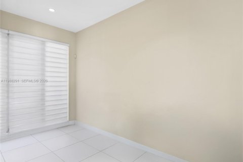 Touwnhouse à vendre à Doral, Floride: 3 chambres, 204.38 m2 № 2043660 - photo 24