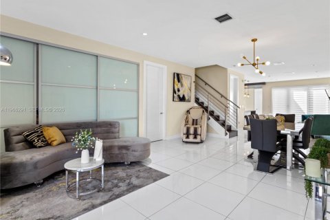 Touwnhouse à vendre à Doral, Floride: 3 chambres, 204.38 m2 № 2043660 - photo 11
