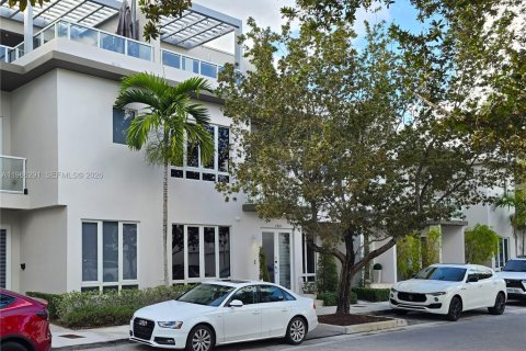 Townhouse in LANDMARK in Doral, Florida 3 bedrooms, 204.38 sq.m. № 2043660