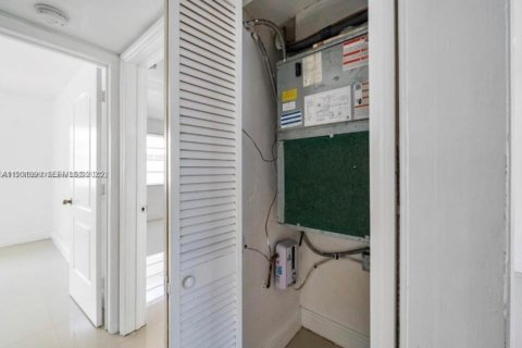 Снять в аренду виллу или дом в Майами, Флорида 2 спальни, 78.04м2, № 2034780 - фото 7