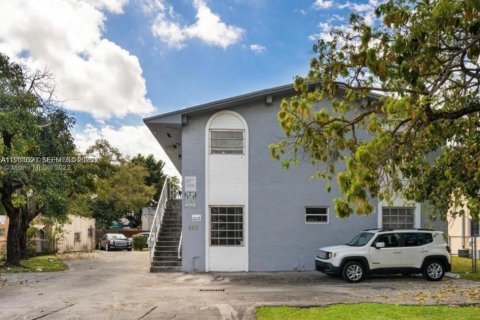 Снять в аренду виллу или дом в Майами, Флорида 2 спальни, 78.04м2, № 2034780 - фото 12