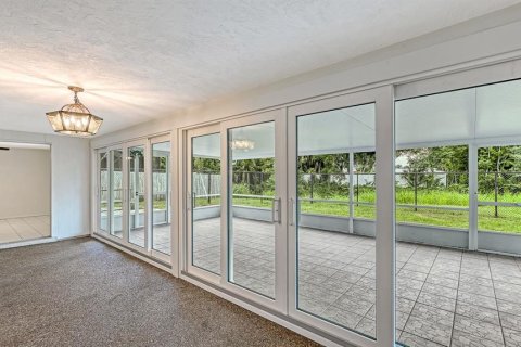 Villa ou maison à vendre à Sarasota, Floride: 2 chambres, 97.36 m2 № 2408332 - photo 18
