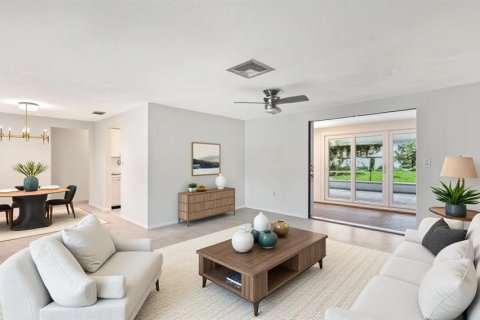 Villa ou maison à vendre à Sarasota, Floride: 2 chambres, 97.36 m2 № 2408332 - photo 5