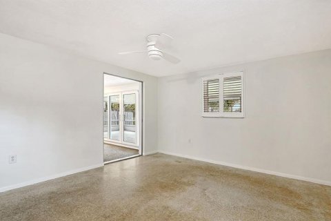Villa ou maison à vendre à Sarasota, Floride: 2 chambres, 97.36 m2 № 2408332 - photo 21