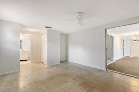 Villa ou maison à vendre à Sarasota, Floride: 2 chambres, 97.36 m2 № 2408332 - photo 22