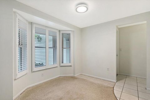 Villa ou maison à vendre à Sarasota, Floride: 2 chambres, 97.36 m2 № 2408332 - photo 9