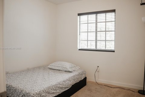 Townhouse in Miami Gardens, Florida 4 bedrooms, 148.36 sq.m. № 1941500 - photo 14