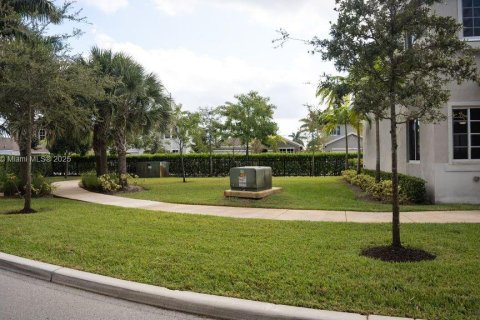 Townhouse in Miami Gardens, Florida 4 bedrooms, 148.36 sq.m. № 1941500 - photo 22