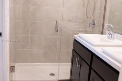 Townhouse in Miami Gardens, Florida 4 bedrooms, 148.36 sq.m. № 1941500 - photo 16