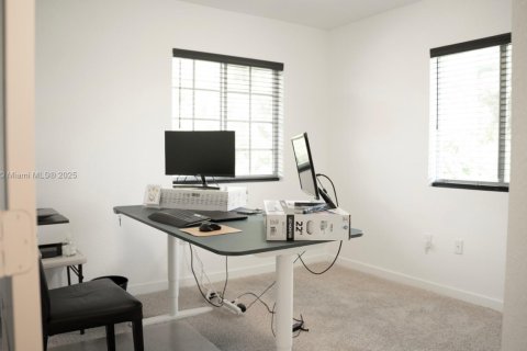 Townhouse in Miami Gardens, Florida 4 bedrooms, 148.36 sq.m. № 1941500 - photo 12