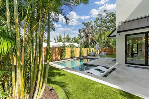 House in Sarasota, Florida 4 bedrooms, 270.81 sq.m. № 2391549 - photo 16