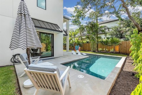 House in Sarasota, Florida 4 bedrooms, 270.81 sq.m. № 2391549 - photo 14