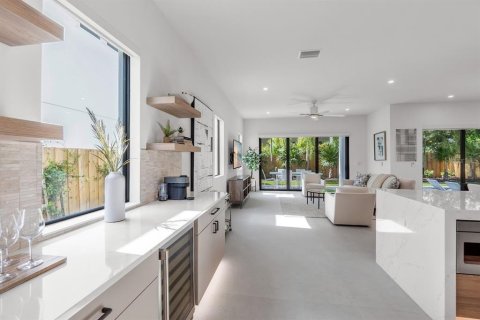 House in Sarasota, Florida 4 bedrooms, 270.81 sq.m. № 2391549 - photo 18