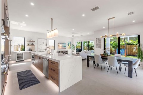 House in Sarasota, Florida 4 bedrooms, 270.81 sq.m. № 2391549 - photo 3