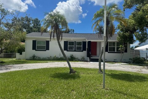 Casa en alquiler en Saint Petersburg, Florida, 3 dormitorios, 109.25 m2 № 1898701 - foto 1