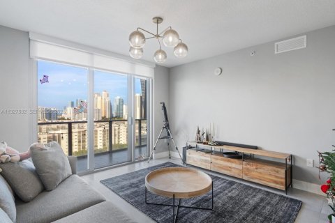 Condo in Sunny Isles Beach, Florida, 2 bedrooms № 1988144 - photo 7