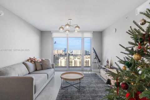 Condo in Sunny Isles Beach, Florida, 2 bedrooms № 1988144 - photo 2