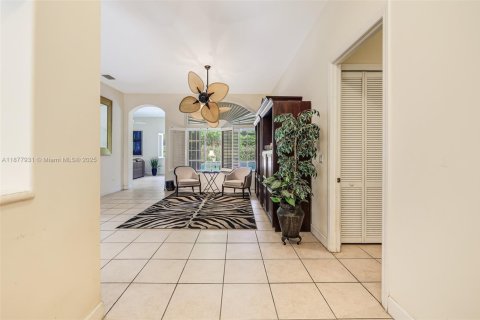 Villa ou maison à vendre à Palmetto Bay, Floride: 5 chambres, 303.51 m2 № 1927620 - photo 10