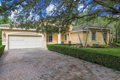 Villa ou maison à vendre à Palmetto Bay, Floride: 5 chambres, 303.51 m2 № 1927620 - photo 1