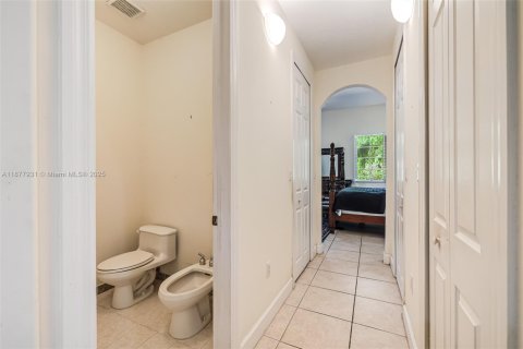 Villa ou maison à vendre à Palmetto Bay, Floride: 5 chambres, 303.51 m2 № 1927620 - photo 28