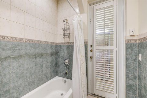 Villa ou maison à vendre à Palmetto Bay, Floride: 5 chambres, 303.51 m2 № 1927620 - photo 18