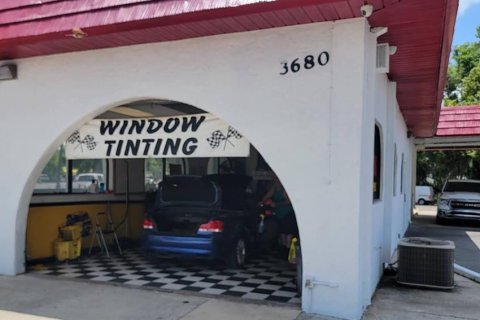 Commercial property in Ocala, Florida 382.2 sq.m. № 2109662 - photo 3
