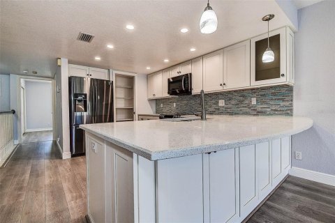 Adosado en venta en Seminole, Florida, 3 dormitorios, 206.99 m2 № 1824109 - foto 11