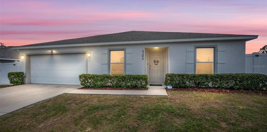 Villa ou maison à Ocala, Floride 4 chambres, 168.71 m2 № 2167270