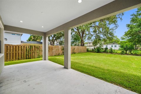 Villa ou maison à vendre à Tampa, Floride: 2 chambres, 188.59 m2 № 1770156 - photo 11
