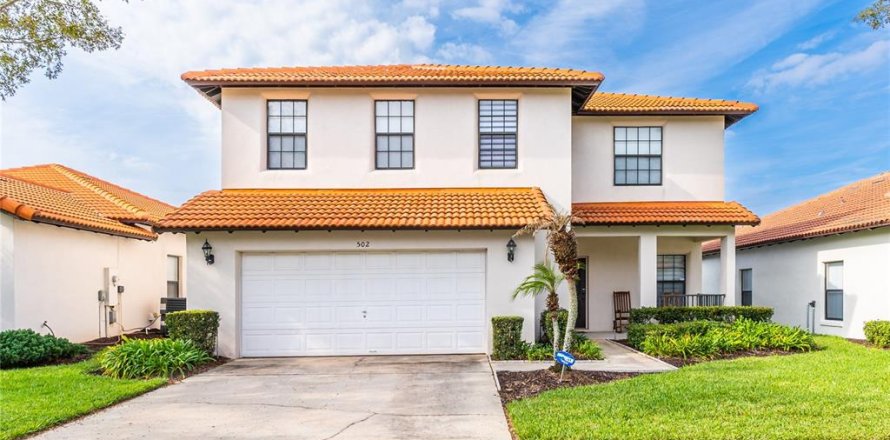 House in Clermont, Florida 4 bedrooms, 192.49 sq.m. № 1724330