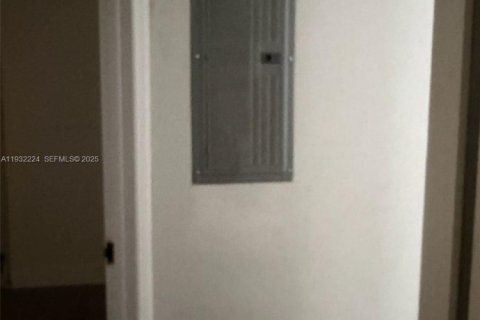 Copropriété à vendre à Miami, Floride: 3 chambres, 133.69 m2 № 1990679 - photo 6