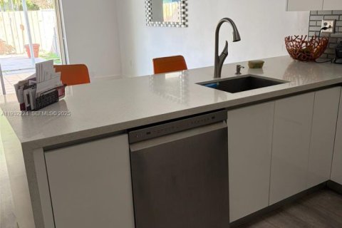 Copropriété à vendre à Miami, Floride: 3 chambres, 133.69 m2 № 1990679 - photo 10