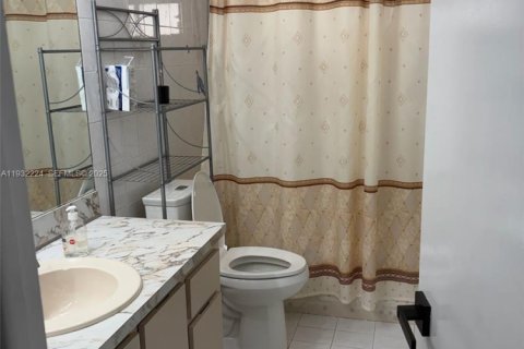 Copropriété à vendre à Miami, Floride: 3 chambres, 133.69 m2 № 1990679 - photo 4