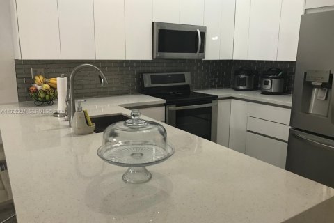 Copropriété à vendre à Miami, Floride: 3 chambres, 133.69 m2 № 1990679 - photo 3