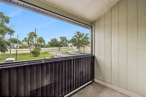 Condo in Altamonte Springs, Florida, 2 bedrooms  № 2278001 - photo 19