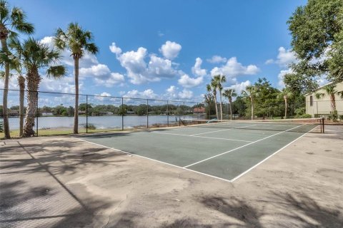 Condo in Altamonte Springs, Florida, 2 bedrooms  № 2278001 - photo 24