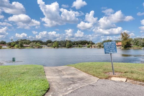 Condo in Altamonte Springs, Florida, 2 bedrooms  № 2278001 - photo 30