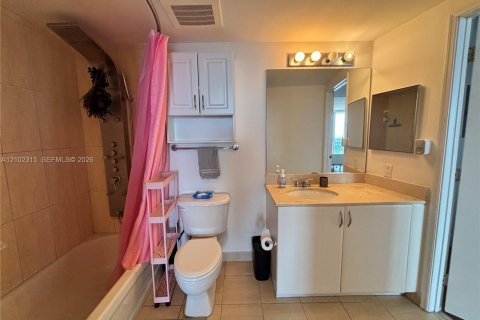 Copropriété à louer à Miami, Floride: 1 chambre, 73.49 m2 № 2407644 - photo 12