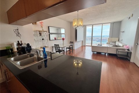 Copropriété à louer à Miami, Floride: 1 chambre, 73.49 m2 № 2407644 - photo 3