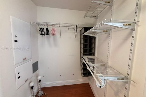 Copropriété à louer à Miami, Floride: 1 chambre, 73.49 m2 № 2407644 - photo 15