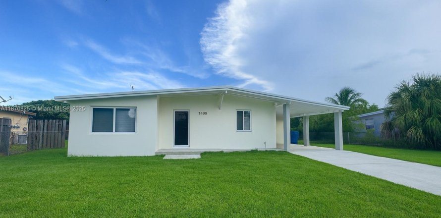 House in Pompano Beach, Florida 3 bedrooms, 102.01 sq.m. № 1895783