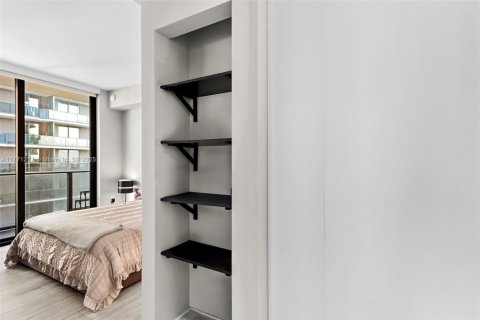 Condo in Miami, Florida, 2 bedrooms  № 1748633 - photo 12
